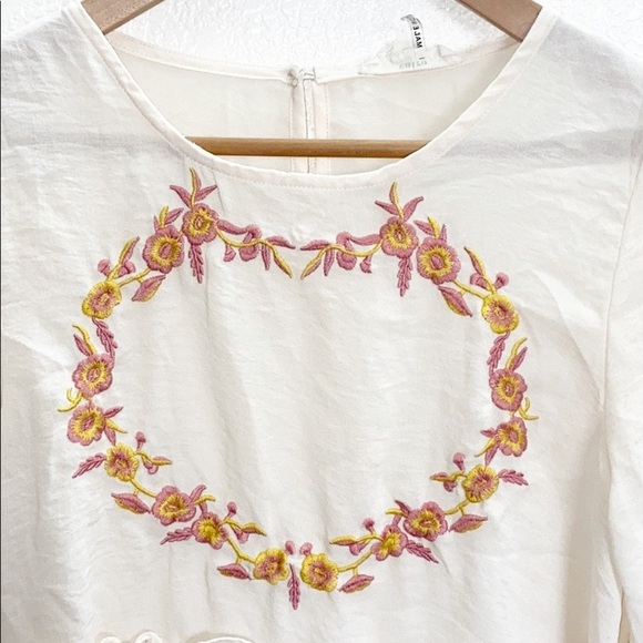 Entro White Cream Long Sleeve Floral Design Blouse - Picture 2 of 11